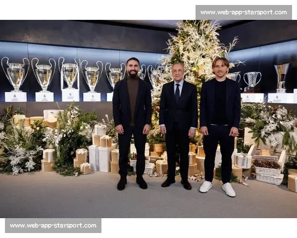 弗洛伦蒂诺亲赴皇马训练基地 与主帅阿隆索共商世俱杯大计 弗洛伦蒂诺亲赴皇马训练基地 与主帅阿隆索共商世俱杯大计