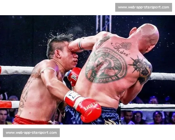 萨曼柴双连踢爆头终结！这腿法堪称泰拳暴力美学范本